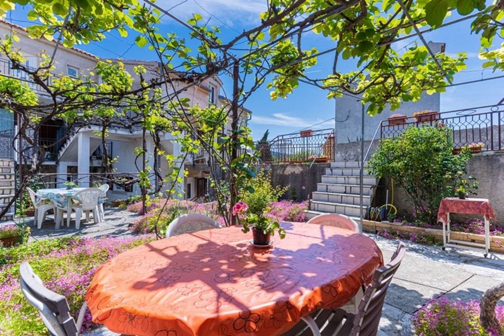 Otok Cres  Cres - Apartmani Mici 1 - great location and relaxing: - Apartman Studio 2