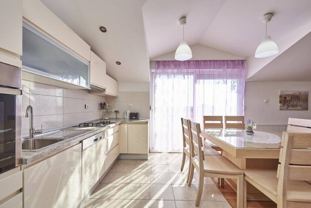 Rivijera Trogir  Trogir - Apartmani  Sina - modern and comfortable: - Apartman 1