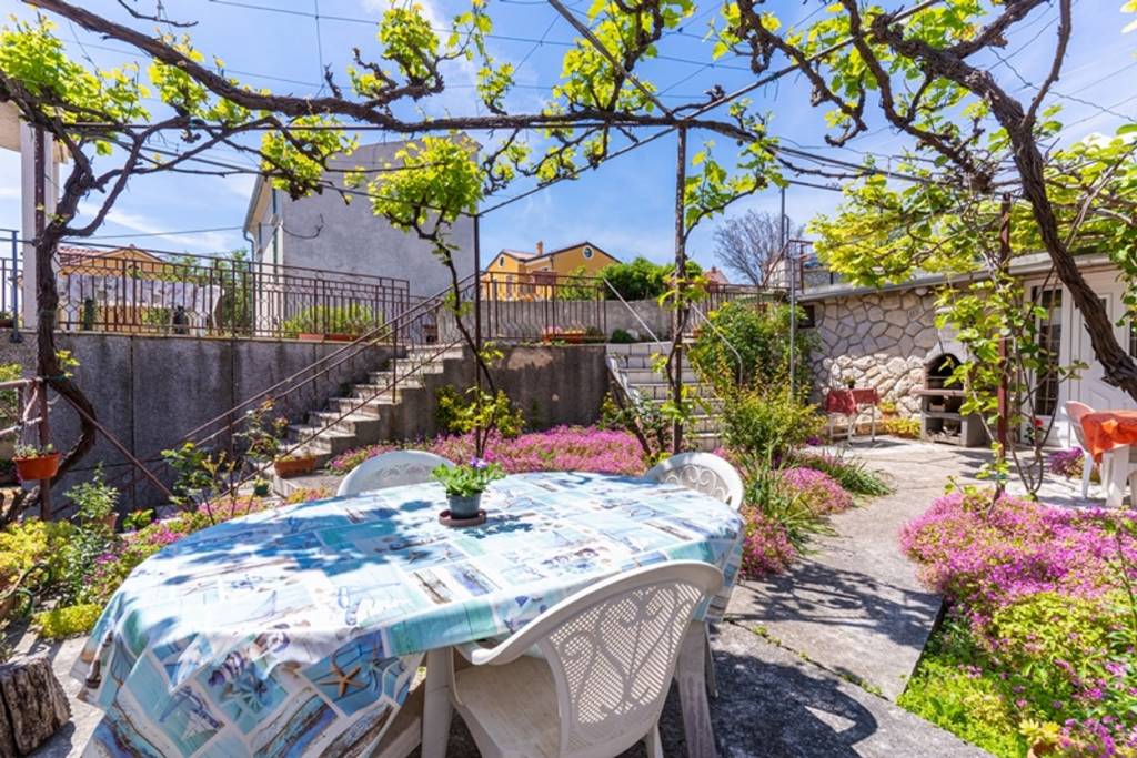 Apartmani Mici 2 - great loaction and relaxing:, Cres - Otok Cres 