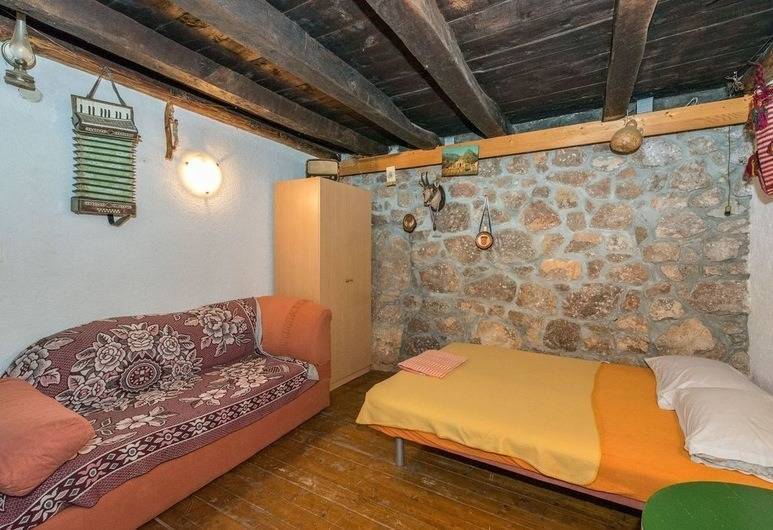 Rivijera Zadar  Starigrad Paklenica - Kuća za odmor Role - retro & affordable: - Kuća za odmor 1