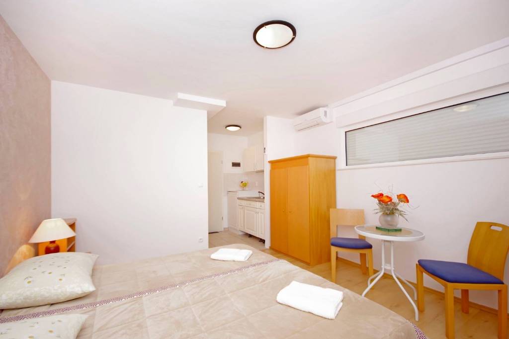 Rivijera Trogir  Trogir - Apartmani JaVi - free private parking: - Apartman Studio 1