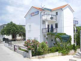 �iovo Okrug Gornji - Appartement Zimmer - Apartmani Slavica: Details ...